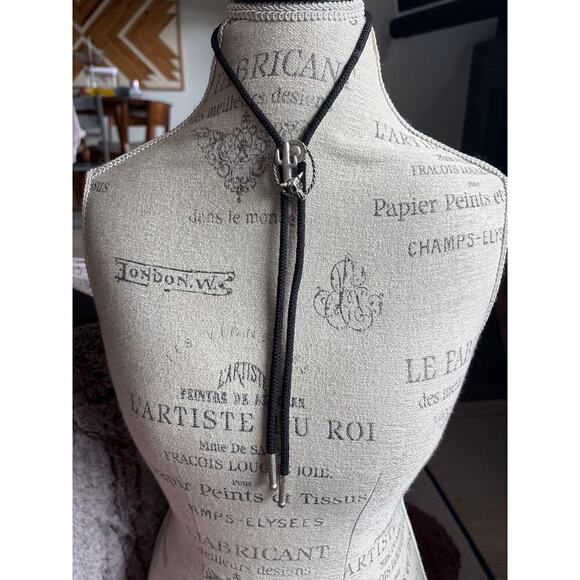 Vintage Desert Bolo Tie Skull Cactus Western Rope Cowboy Rodeo - Picture 1 of 4